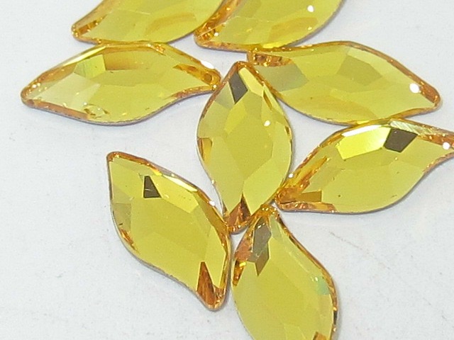 12 pcs. 10x5mm LIGHT TOPAZ DIAMOND LEAF HOTFIX European Rhinestones